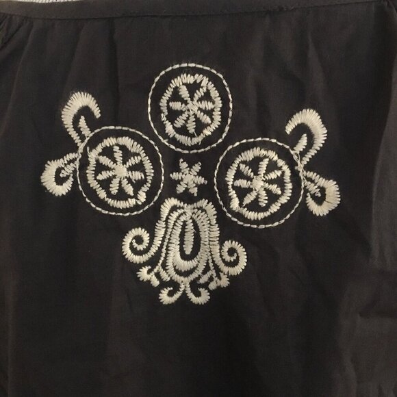 Nine West Gray Embroidered Blouse Bohemian Peasant Shirt Size Small NWT - Picture 9 of 11